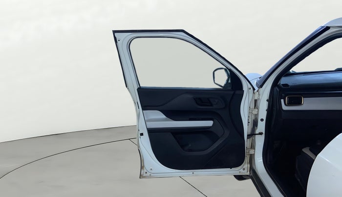 2024 Tata PUNCH ACCOMPLISHED DAZZLE SUNROOF CNG MT, CNG, Manual, 32,527 km, LHS Front Door