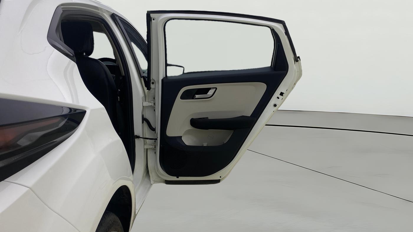 2022 Tata ALTROZ XZ PETROL, Petrol, Manual, 54,827 km, RHS Rear Door