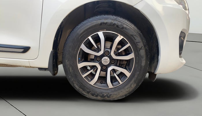 2021 Maruti Swift VXI, Petrol, Manual, 1,24,239 km, Right Front Wheel