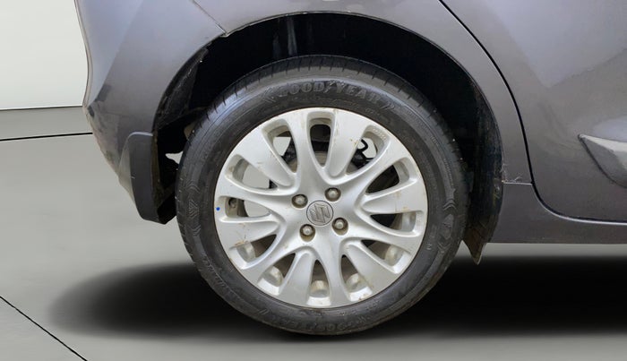 2016 Maruti Baleno ZETA PETROL 1.2, Petrol, Manual, 71,823 km, Right Rear Wheel