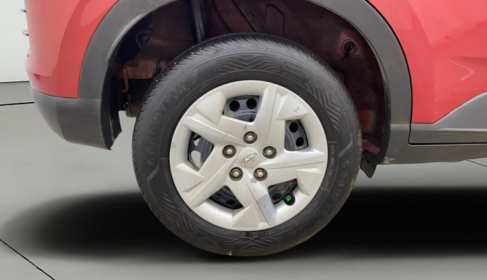 2023 Hyundai VENUE S(O) 1.2, Petrol, Manual, 75,498 km, Right Rear Wheel