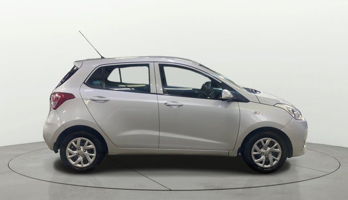 2017 Hyundai Grand i10 SPORTZ 1.2 KAPPA VTVT, Petrol, Manual, 38,426 km, Right Side View