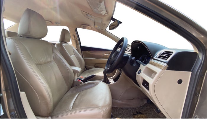 2019 Maruti Ciaz ALPHA 1.5 SHVS PETROL, Petrol, Manual, 96,651 km, Right Side Front Door Cabin