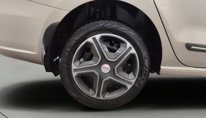 2013 Volkswagen Vento COMFORTLINE 1.6, Petrol, Manual, 94,040 km, Right Rear Wheel