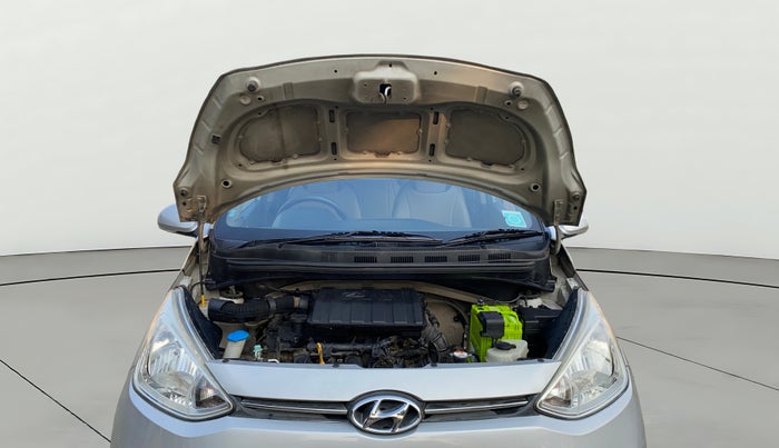 2015 Hyundai Grand i10 SPORTZ 1.2 KAPPA VTVT, Petrol, Manual, 1,44,319 km, Open Bonet