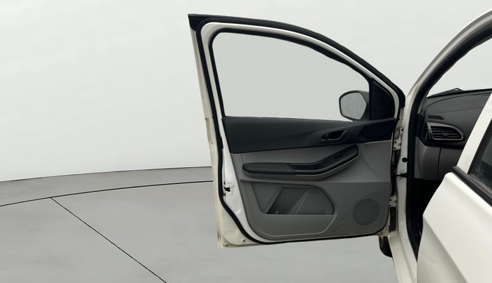 2022 Tata Tiago XT CNG, CNG, Manual, 67,346 km, LHS Front Door