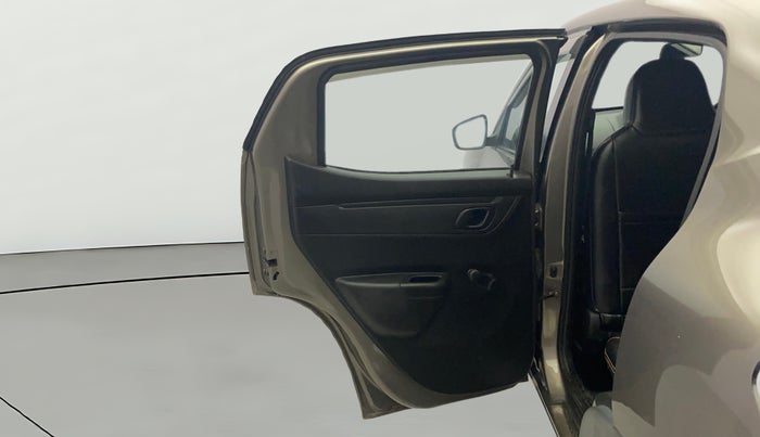 2017 Renault Kwid RXT 1.0 AMT (O), Petrol, Automatic, 31,419 km, LHS Rear Door