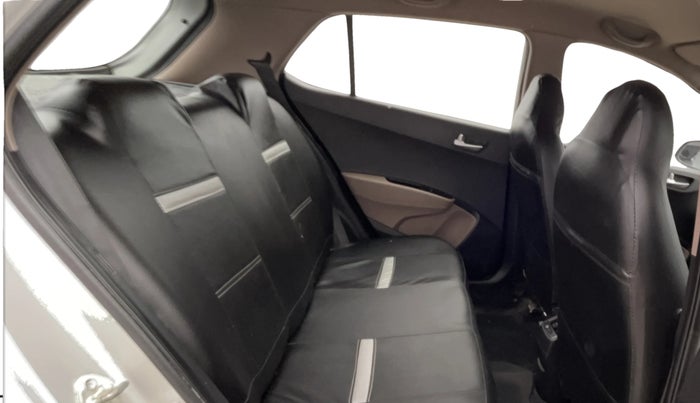 2016 Hyundai Grand i10 SPORTZ 1.2 KAPPA VTVT, Petrol, Manual, 84,495 km, Right Side Rear Door Cabin