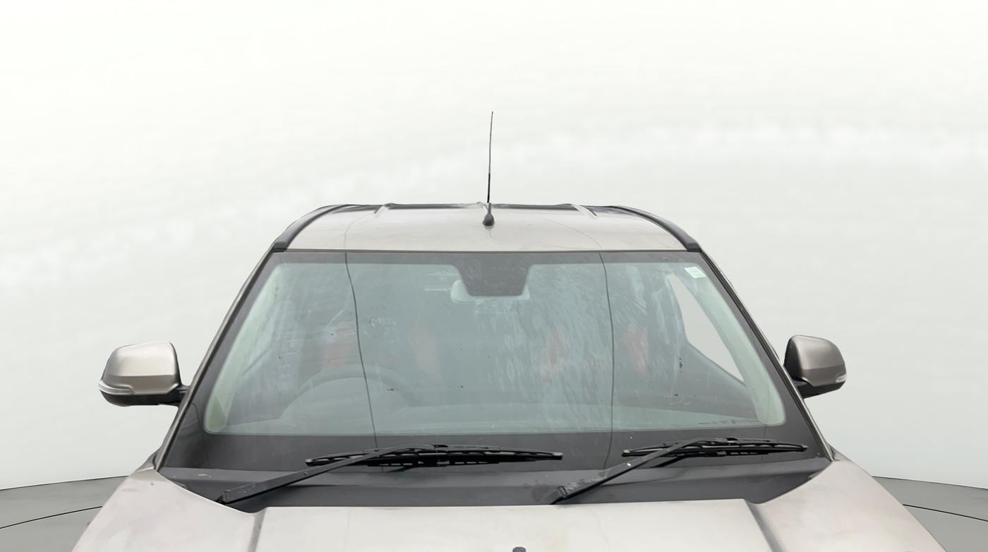 2017 Mahindra KUV 100 NXT K8 P 6 STR, Petrol, Manual, 54,683 km, Front Windshield