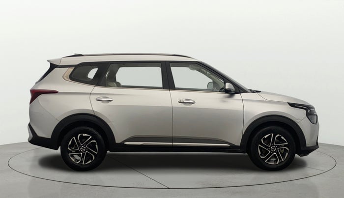 2022 KIA CARENS LUXURY PLUS 1.4 PETROL 7 STR, Petrol, Manual, 29,070 km, Right Side View