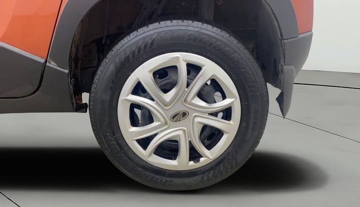2016 Mahindra Kuv100 K6 6 STR, Petrol, Manual, 34,715 km, Left Rear Wheel