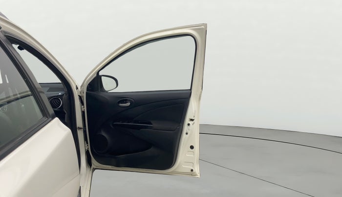 2014 Toyota Etios CROSS 1.4 VD, Diesel, Manual, 73,527 km, RHS Front Door