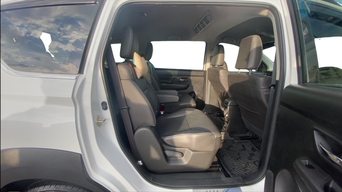 2024 Maruti XL6 ALPHA PLUS AT, Petrol, Automatic, 25,334 km, Right Side Rear Door Cabin