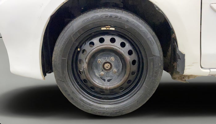 2014 Toyota Etios G, Petrol, Manual, 59,366 km, Left Front Wheel