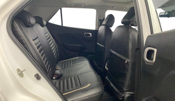 2019 Hyundai VENUE SX 1.0 TURBO, Petrol, Manual, 1,25,196 km, Right Side Rear Door Cabin