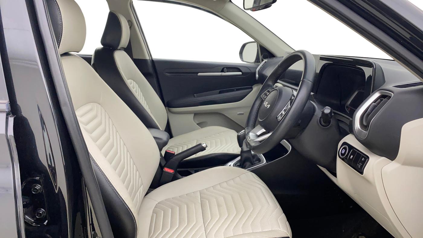 2022 KIA SONET HTX PLUS 1.0 IMT, Petrol, Manual, 22,990 km, Right Side Front Door Cabin