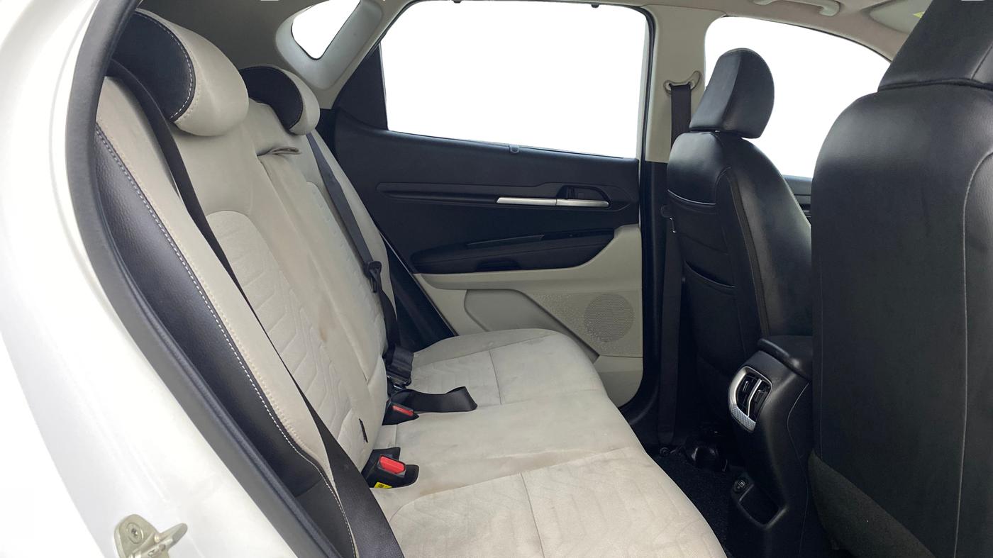 2022 KIA SONET HTX 1.5 AT, Diesel, Automatic, 79,853 km, Right Side Rear Door Cabin