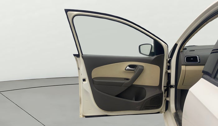 2014 Volkswagen Vento HIGHLINE 1.6 MPI, Petrol, Manual, 64,278 km, LHS Front Door