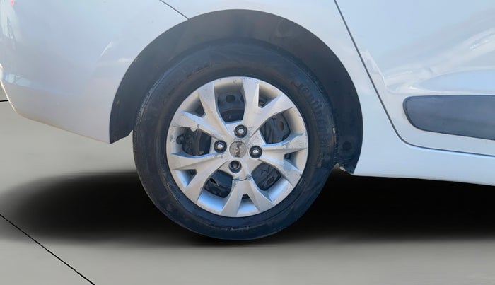 2015 Hyundai Xcent S 1.2, Petrol, Manual, 1,10,521 km, Right Rear Wheel