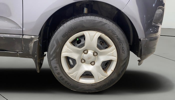 2013 Ford Ecosport AMBIENTE 1.5L DIESEL, Diesel, Manual, 1,39,659 km, Right Front Wheel