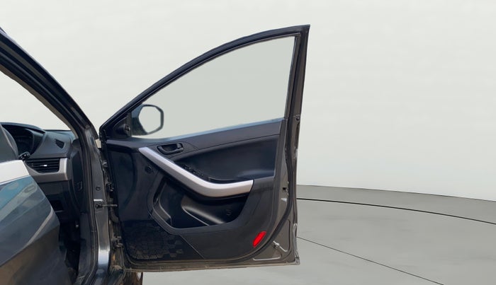 2022 Tata NEXON XM SUNROOF PETROL, Petrol, Manual, 21,703 km, RHS Front Door