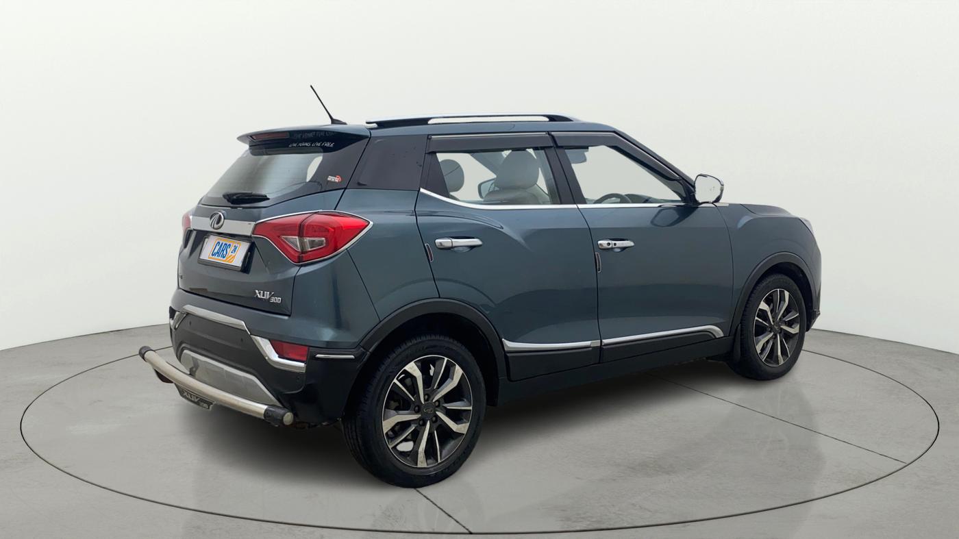 2019 Mahindra XUV300 W8 (O) 1.2 PETROL, Petrol, Manual, 93,903 km, Right Back Diagonal