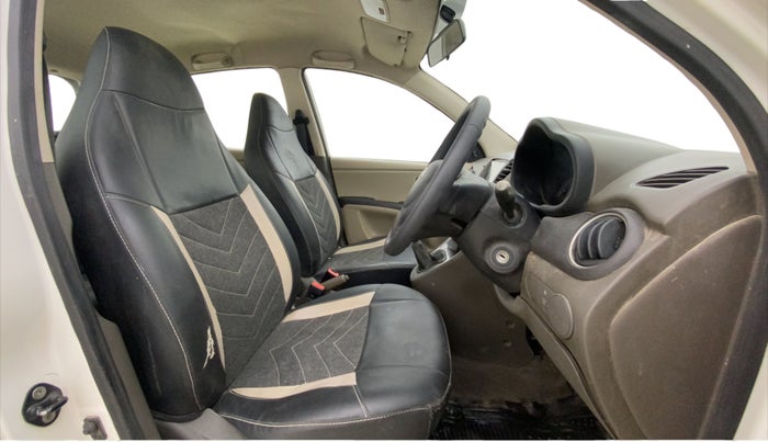 2013 Hyundai i10 MAGNA 1.1, Petrol, Manual, 1,02,588 km, Right Side Front Door Cabin