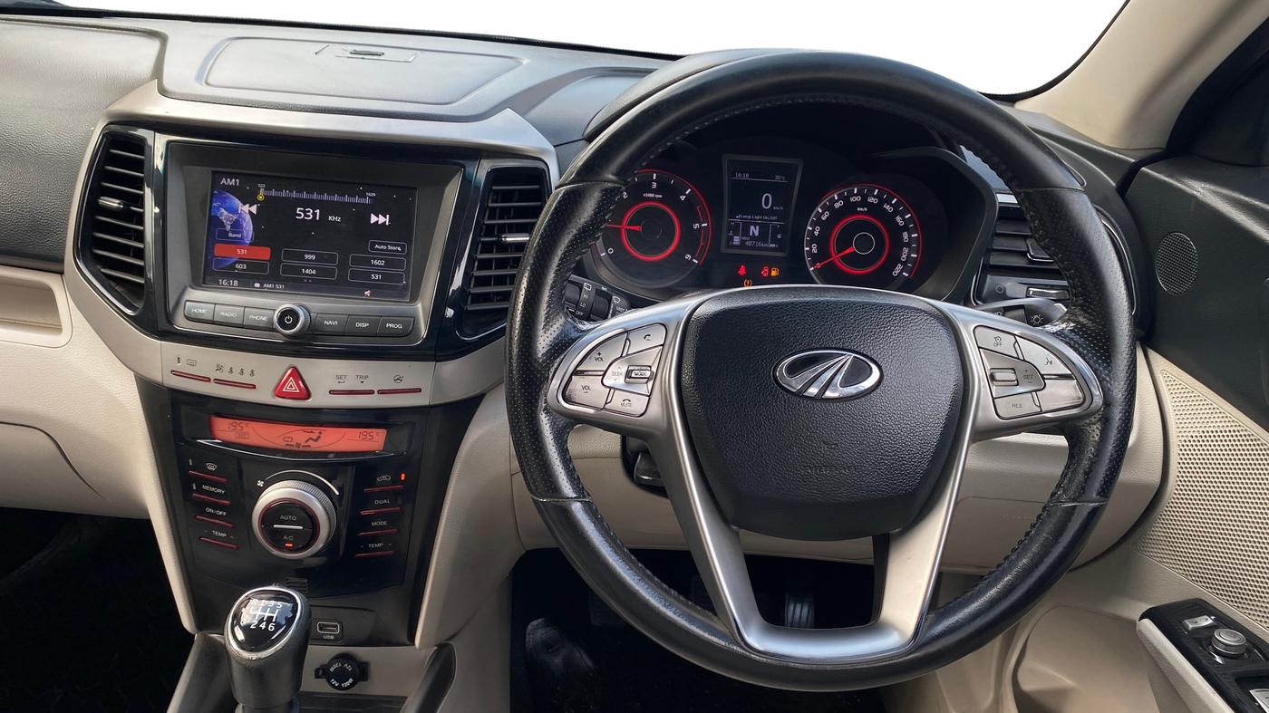 2019 Mahindra XUV300 W8 (O) 1.5 DIESEL, Diesel, Manual, 48,713 km, Steering Wheel Close Up