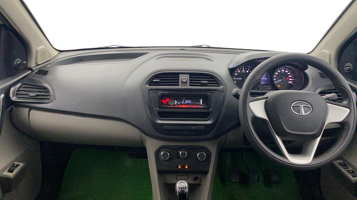 2016 Tata Tiago XE DIESEL, Diesel, Manual, 1,23,710 km, Dashboard