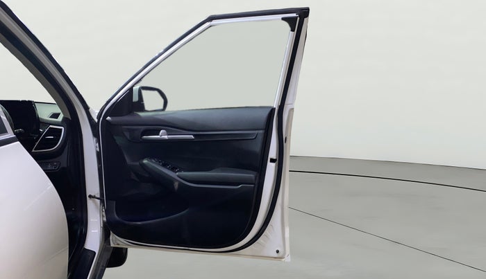 2021 KIA SELTOS HTK PLUS 1.5, Petrol, Manual, 30,275 km, RHS Front Door