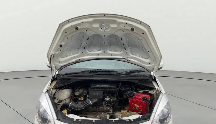 2017 Tata Tiago XT PETROL, Petrol, Manual, 69,285 km, Open Bonet