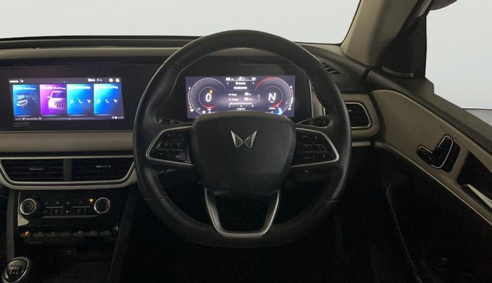 2022 Mahindra XUV700 AX 7 LUXURY D MT 7 STR, Diesel, Manual, 48,333 km, Steering Wheel Close Up