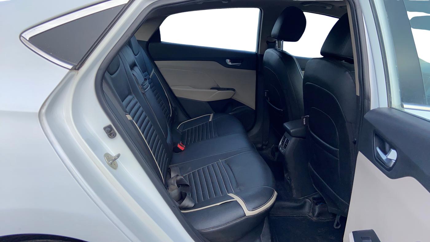 2018 Hyundai Verna 1.6 CRDI SX + AT, Diesel, Automatic, 86,180 km, Right Side Rear Door Cabin