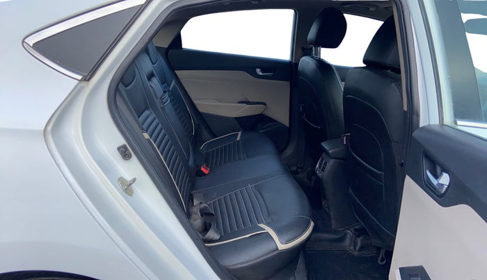 2018 Hyundai Verna 1.6 CRDI SX + AT, Diesel, Automatic, 85,665 km, Right Side Rear Door Cabin