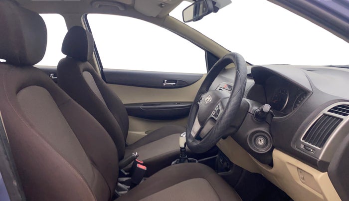 2014 Hyundai i20 SPORTZ 1.4 CRDI, Diesel, Manual, 75,389 km, Right Side Front Door Cabin