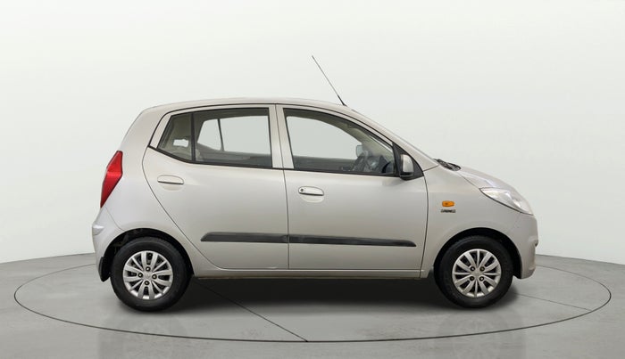 2016 Hyundai i10 SPORTZ 1.1, Petrol, Manual, 29,603 km, Right Side View