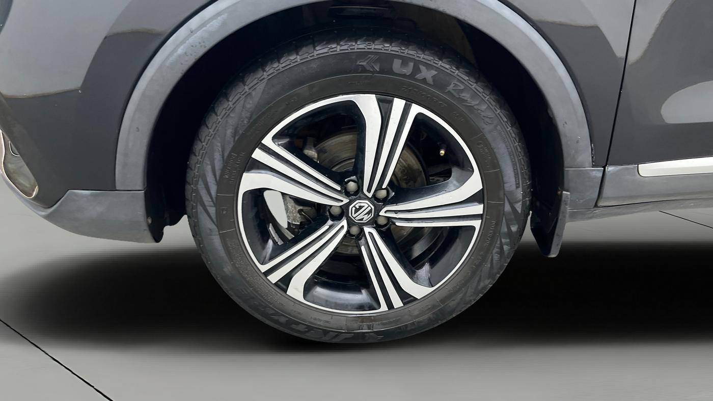 2021 MG ASTOR SAVVY 1.5 CVT, Petrol, Automatic, 42,141 km, Left Front Wheel