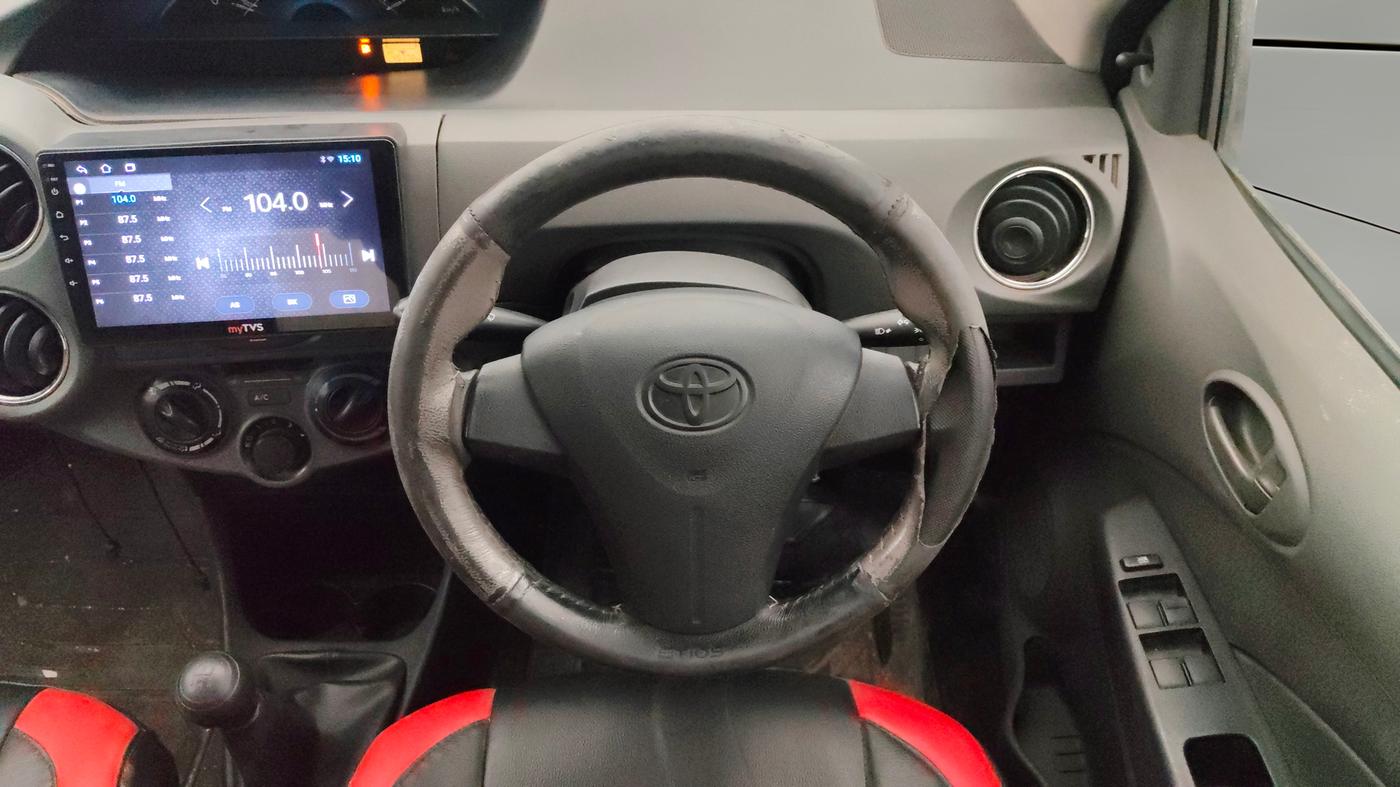 2013 Toyota Etios Liva G, Petrol, Manual, 45,754 km, Steering Wheel Close Up