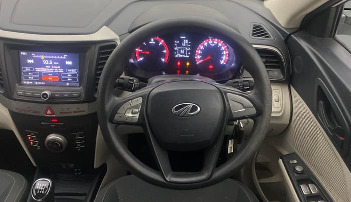 2019 Mahindra XUV300 W6 1.5 DIESEL, Diesel, Manual, 1,09,569 km, Steering Wheel Close Up