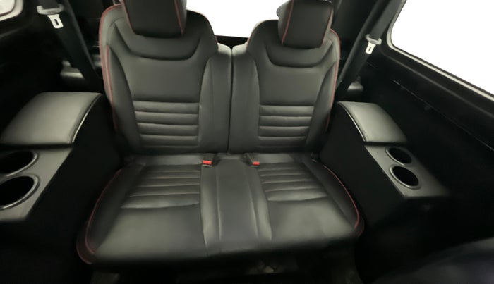 2022 Mahindra Thar LX PETROL HT 4WD AT, Petrol, Automatic, 57,195 km, Right Side Rear Door Cabin