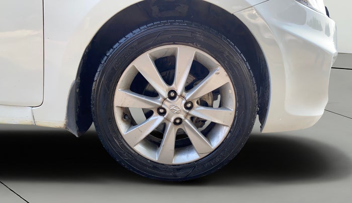 2013 Hyundai Verna FLUIDIC 1.6 VTVT SX, Petrol, Manual, 42,504 km, Right Front Wheel