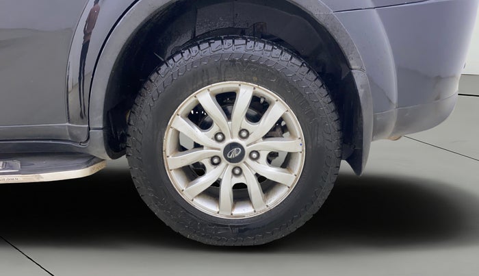 2016 Mahindra XUV500 W10 AT, Diesel, Automatic, 1,10,388 km, Left Rear Wheel