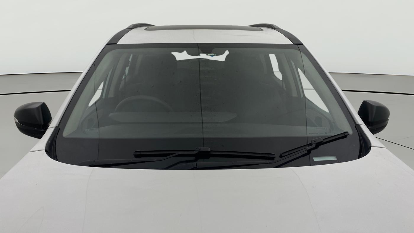 2024 Mahindra XUV700 AX 5 D AT 5 STR, Diesel, Automatic, 28,225 km, Front Windshield