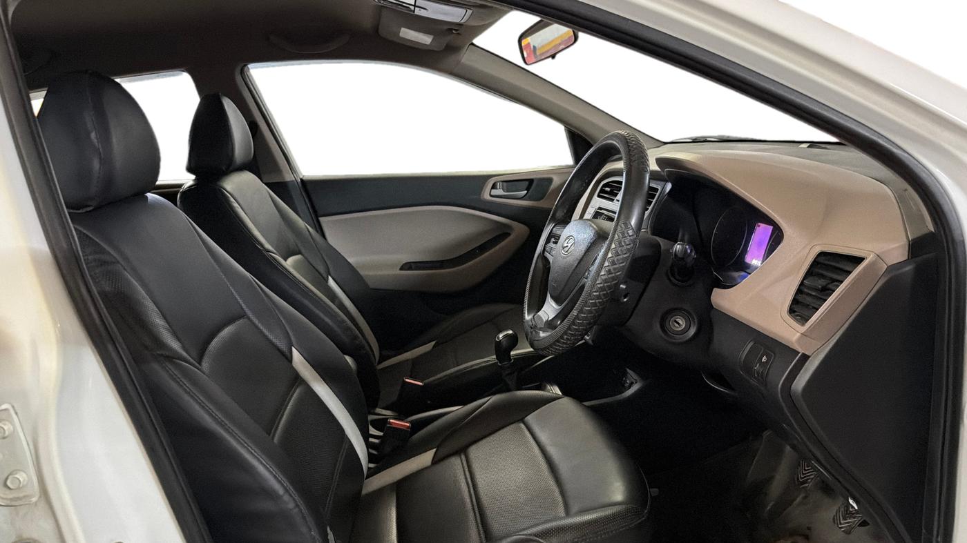2018 Hyundai Elite i20 ASTA 1.2, Petrol, Manual, 64,005 km, Right Side Front Door Cabin