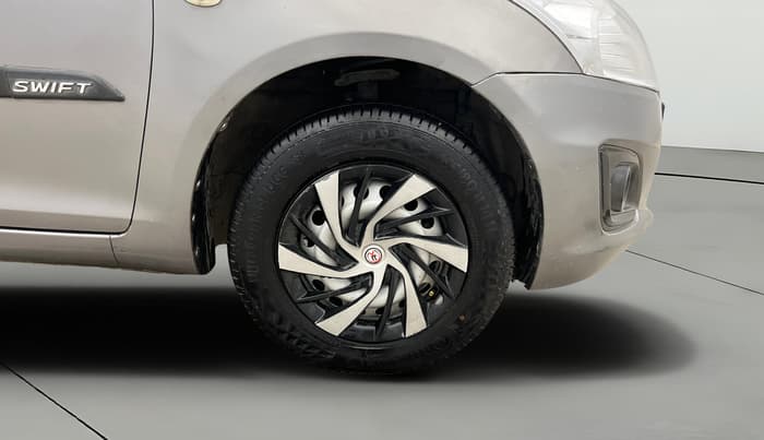 2015 Maruti Swift LXI (O), Petrol, Manual, 65,661 km, Right Front Wheel