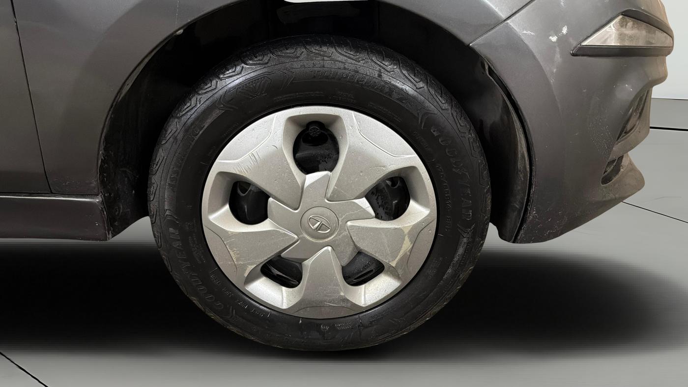 2020 Tata Tiago XT PETROL, Petrol, Manual, 40,804 km, Right Front Wheel