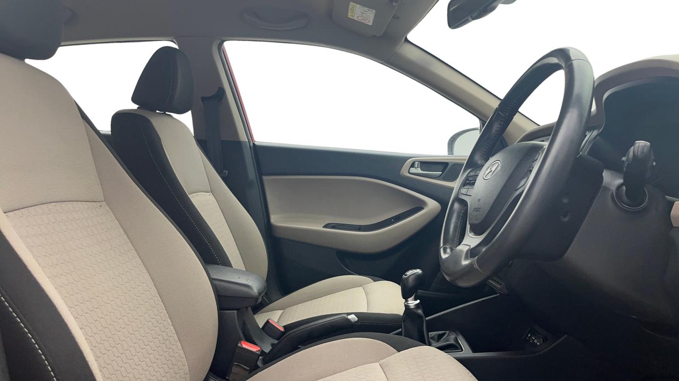 2016 Hyundai Elite i20 ASTA 1.2, Petrol, Manual, 1,02,226 km, Right Side Front Door Cabin