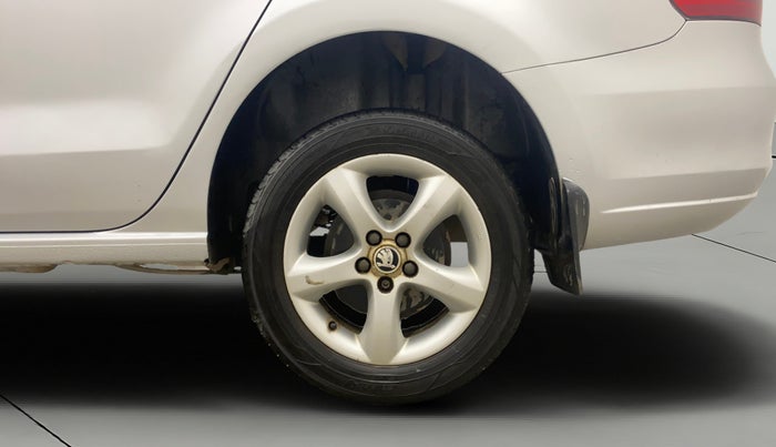 2013 Skoda Rapid AMBITION 1.6 TDI CR MT PLUS, Diesel, Manual, 89,400 km, Left Rear Wheel