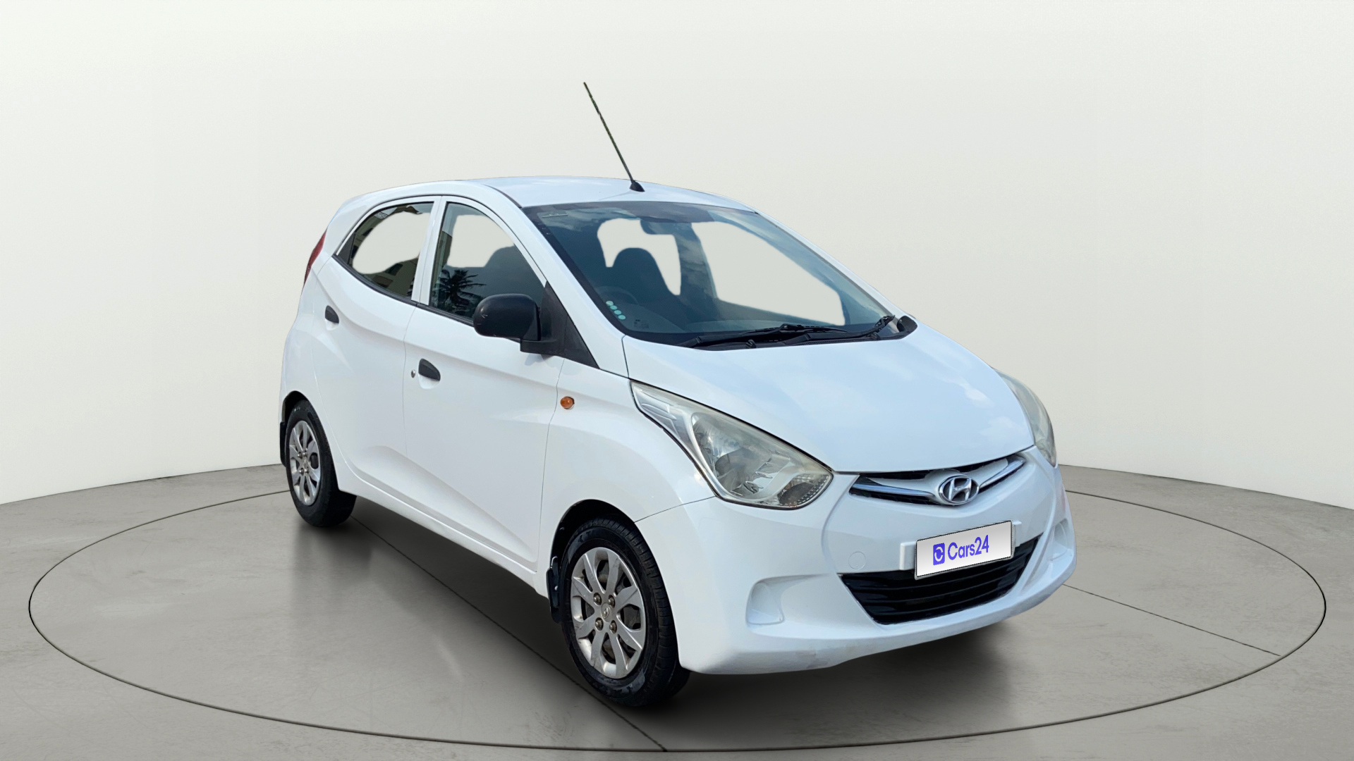 2014 Hyundai EON MAGNA +