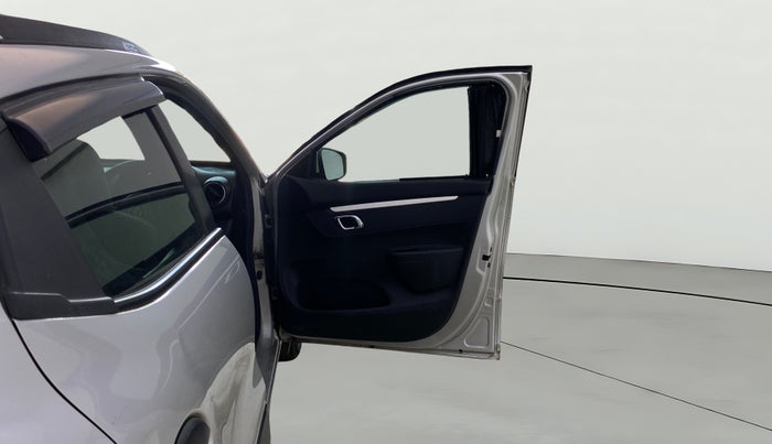 2022 Renault Kwid CLIMBER MT 1.0, Petrol, Manual, 10,708 km, RHS Front Door